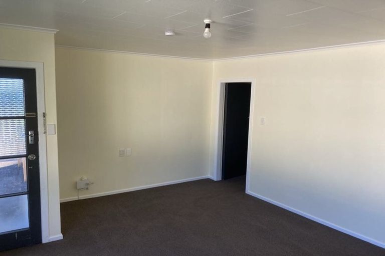 Photo of property in 12b Carthew Street, Okato, 4335