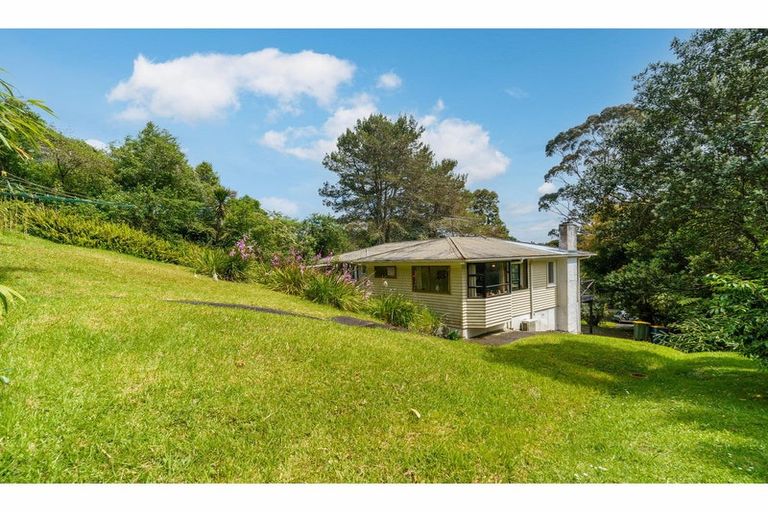 Photo of property in 48 Derwent Crescent, Titirangi, Auckland, 0604