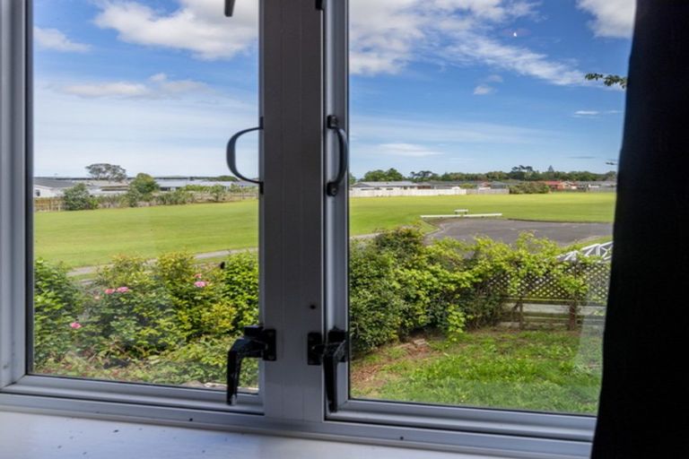 Photo of property in 2 Waimarie Park, Levin, 5510