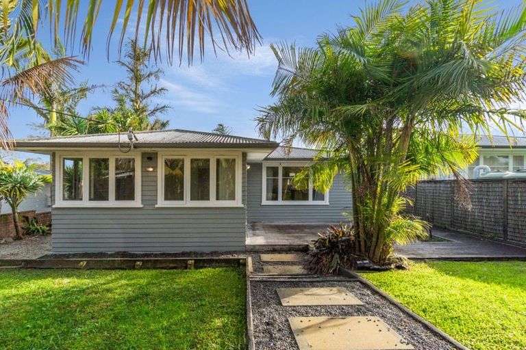 Photo of property in 13 Amberley Avenue, Te Atatu South, Auckland, 0610