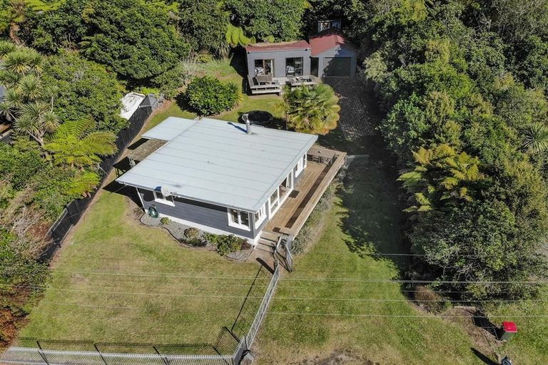 Photo of property in 17 Tombleson Road, Lake Rotoma, Rotorua, 3074