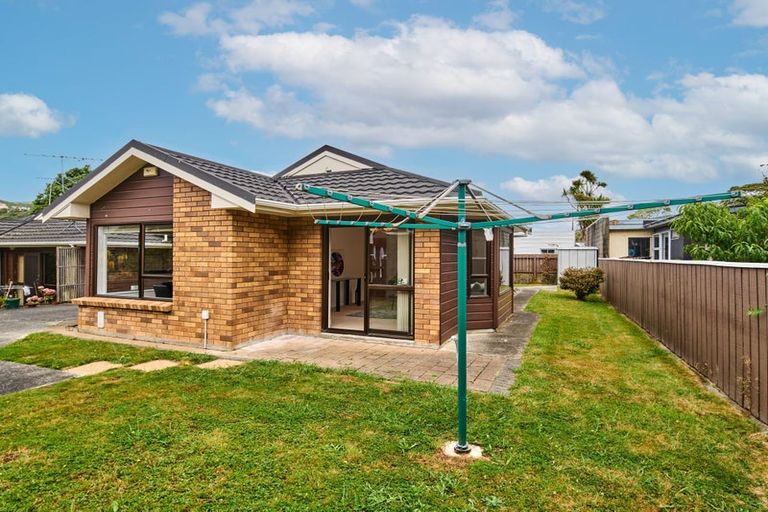 Photo of property in 219c Main Road, Tawa, Wellington, 5028