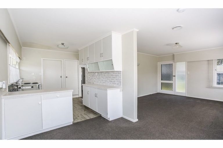 Photo of property in 2/4 Liverpool Street, Papakura, 2110