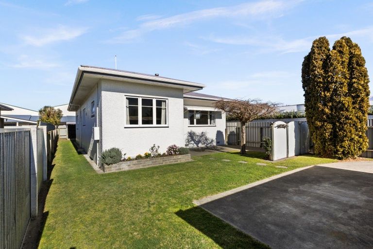 Photo of property in 210 Mcleod Street, Camberley, Hastings, 4120