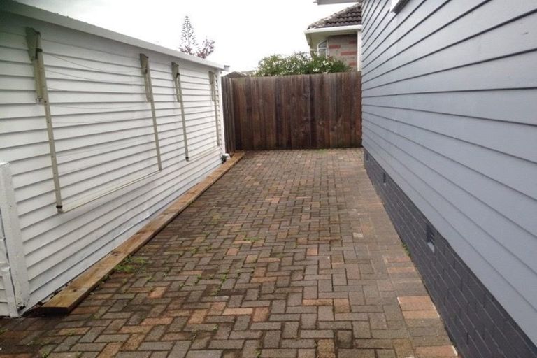 Photo of property in 323 Pakuranga Road, Pakuranga Heights, Auckland, 2010