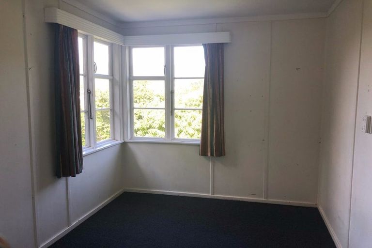 Photo of property in 24 Victory Avenue, Karori, Wellington, 6012