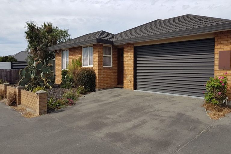 Photo of property in 53a Inwoods Road, Parklands, Christchurch, 8083