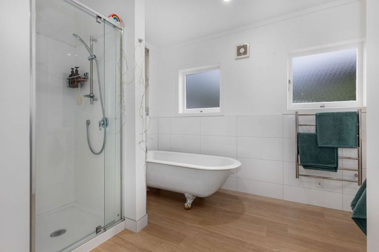 Photo of property in 53 Tiromoana Road, Raumati South, Paraparaumu, 5032