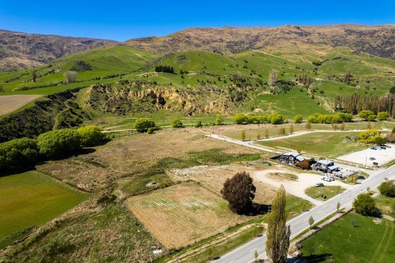 Photo of property in 5 Cardrona Valley Road, Wanaka, 9305