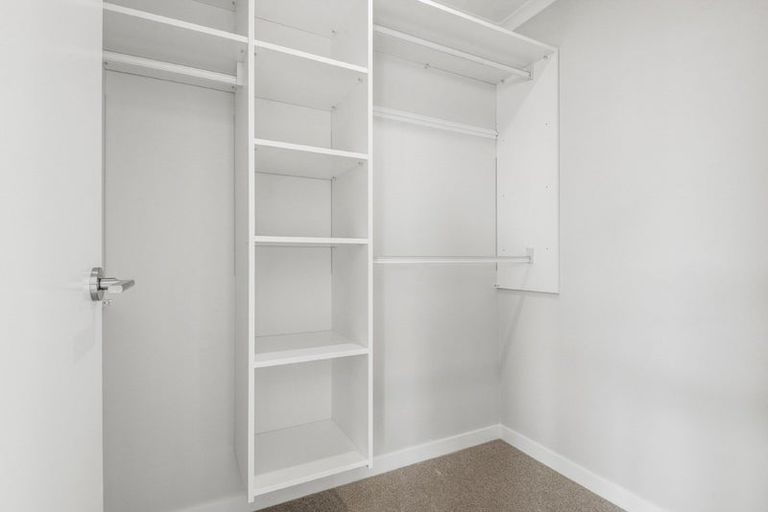 Photo of property in 30 Te Aniwaniwa Terrace, Albany, 0632