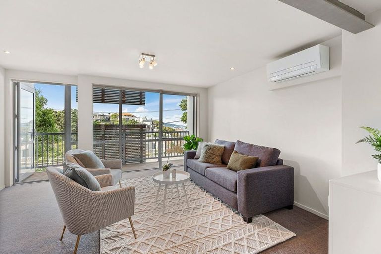 Photo of property in 1/142 Onslow Road, Khandallah, Wellington, 6035