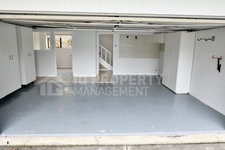 Photo of property in 2/77 Prince Regent Drive, Half Moon Bay, Auckland, 2012