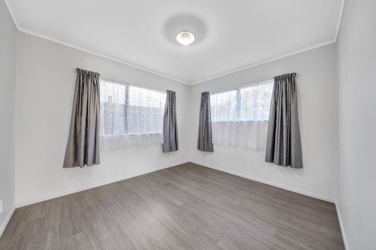 Photo of property in 38 Pinedale Place, Henderson, Auckland, 0610