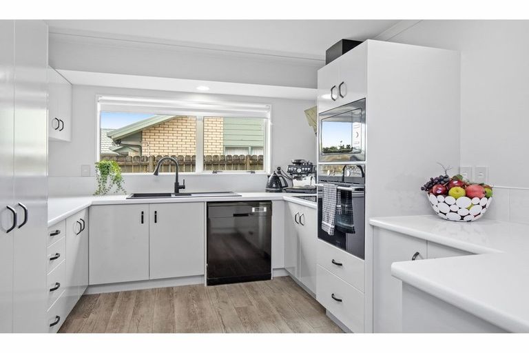 Photo of property in 3b Rossiter Avenue, Waiuku, 2123