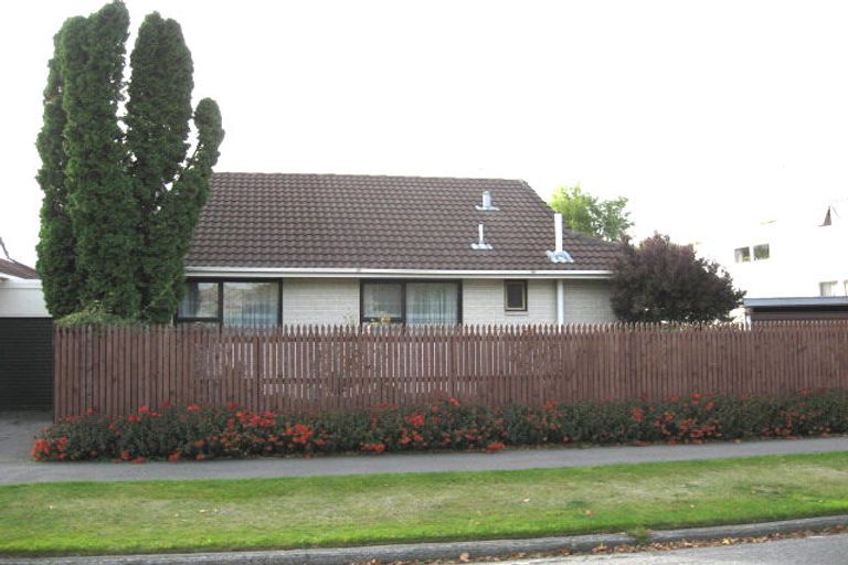 Photo of property in 2/10 Wadeley Road, Ilam, Christchurch, 8041