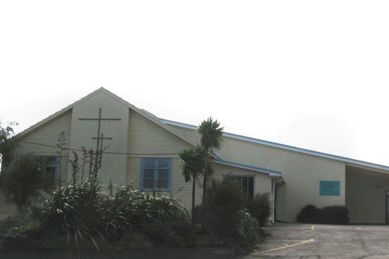 Photo of property in 321 Great North Road, Henderson, Auckland, 0612