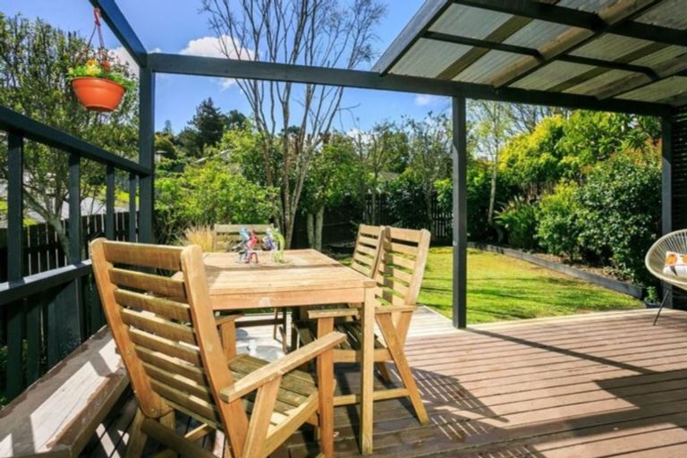 Photo of property in 2/7 Wilkinson Way, Browns Bay, Auckland, 0630
