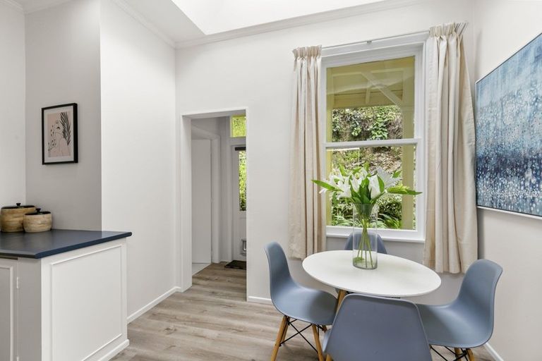 Photo of property in 12 Governor Road, Northland, Wellington, 6012