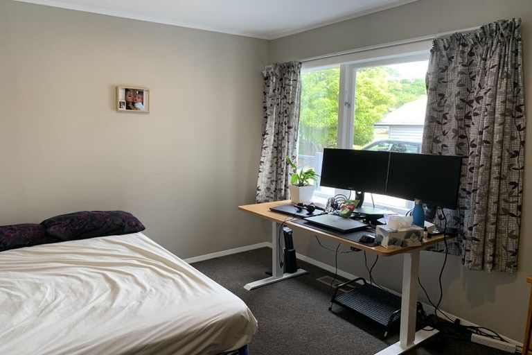 Photo of property in 63 Stokes Valley Road, Stokes Valley, Lower Hutt, 5019