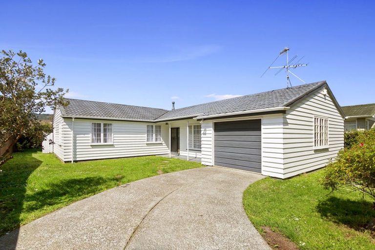 Photo of property in 9 Airdrie Avenue, Epuni, Lower Hutt, 5011