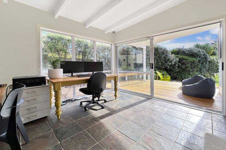 Photo of property in 32 Mason Street, New Lynn, Auckland, 0600