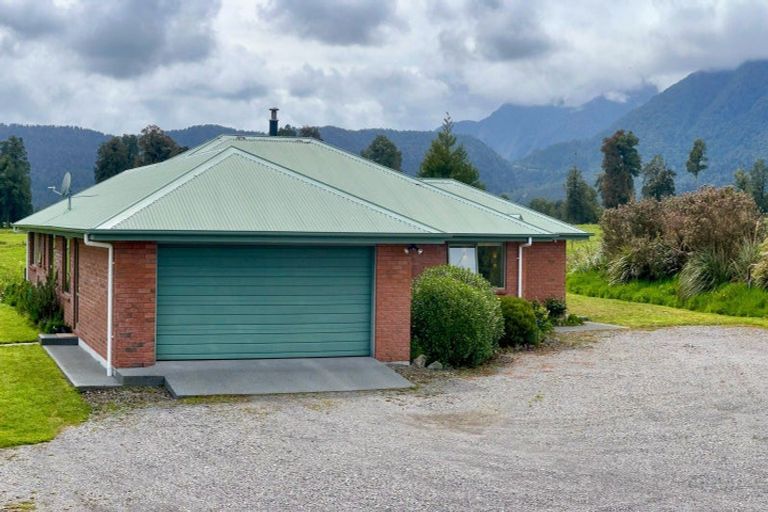 Photo of property in 224 Cook Flat Road, Fox Glacier, 7886