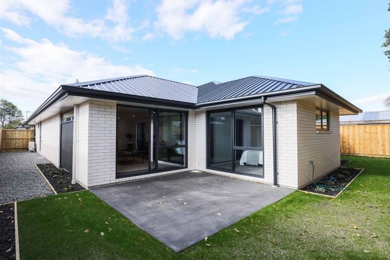 Photo of property in 2/14 Woodhouse Street, Linwood, Christchurch, 8062