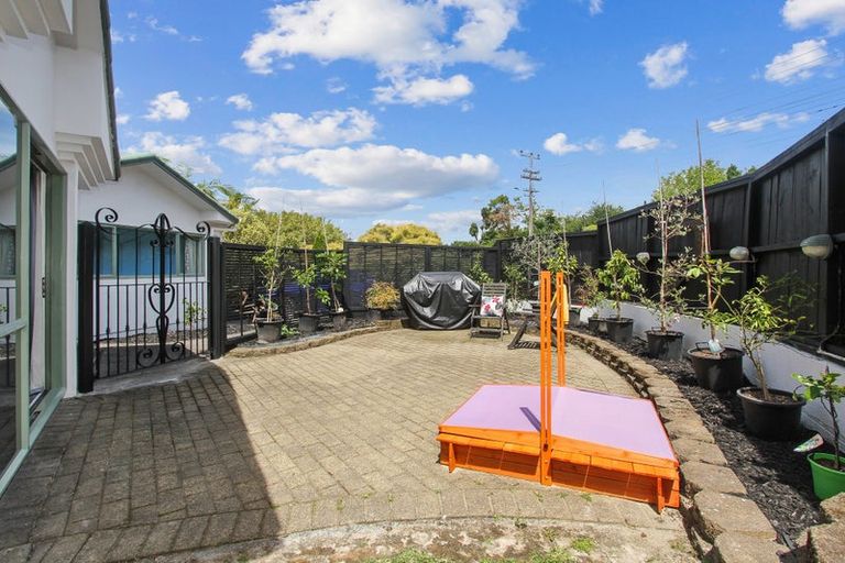 Photo of property in 33a Makora Road, Massey, Auckland, 0614
