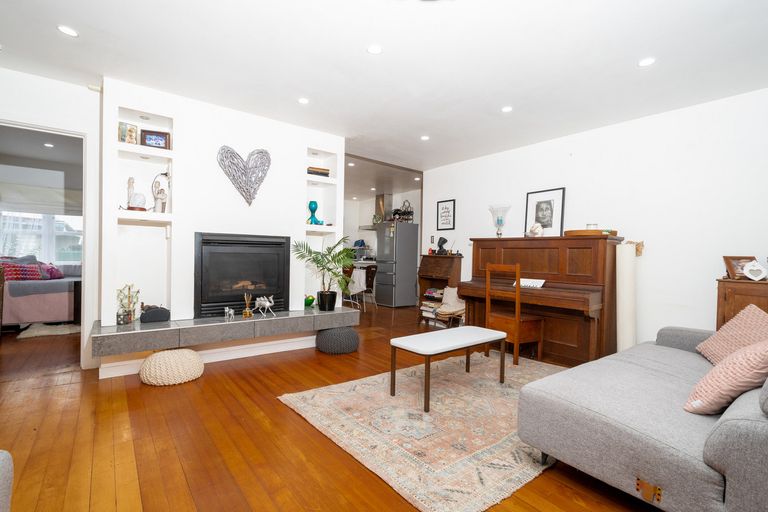 Photo of property in 74 Forest Hill Road, Henderson, Auckland, 0612