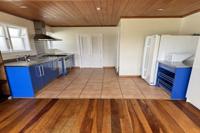 Photo of property in 190 Breaker Bay Road, Breaker Bay, Wellington, 6022