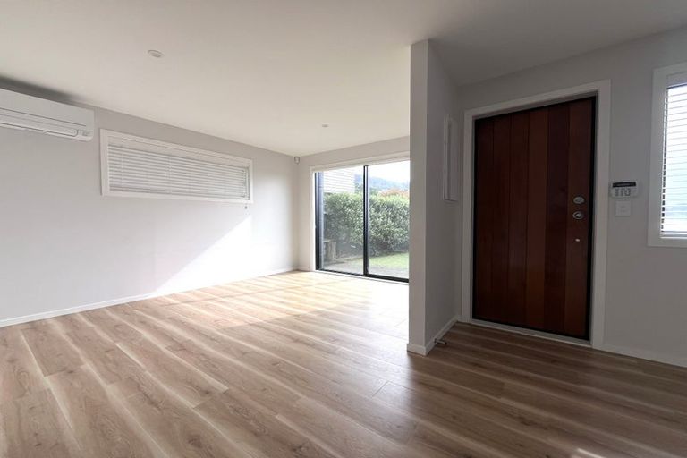 Photo of property in 6e Huia Street, Tawa, Wellington, 5028
