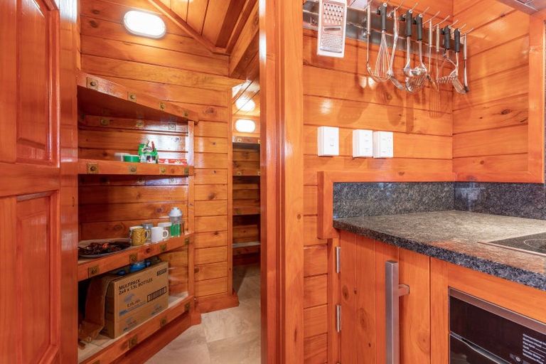 Photo of property in 31 Church Street, Waipawa, 4210