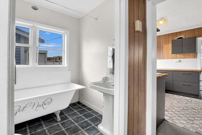 Photo of property in 14 London Street, Aramoho, Whanganui, 4500