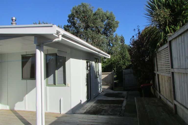 Photo of property in 14 Stottholm Road, Titirangi, Auckland, 0604