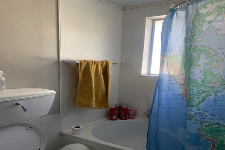 Photo of property in 183d Newlands Road, Newlands, Wellington, 6037