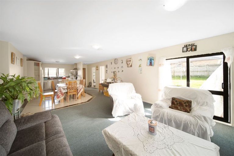 Photo of property in 33 Lachlan Place, Favona, Auckland, 2024