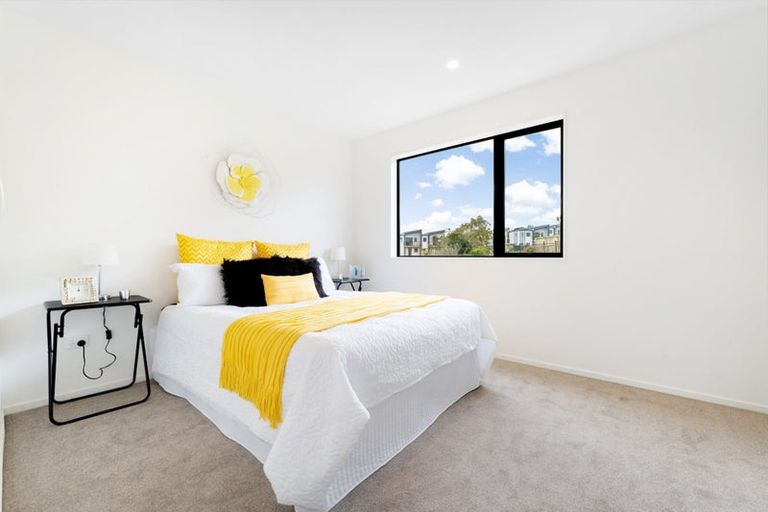 Photo of property in 45a Crestview Rise, Papakura, 2110