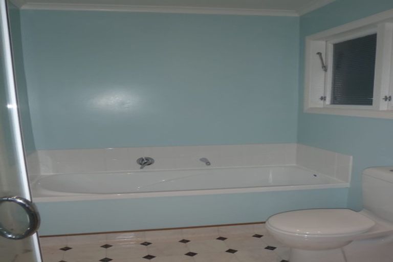 Photo of property in 57 Bedford Street, Northland, Wellington, 6012