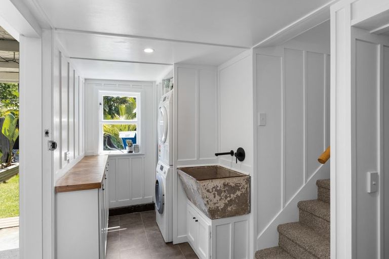 Photo of property in 121 Taikata Road, Te Atatu Peninsula, Auckland, 0610