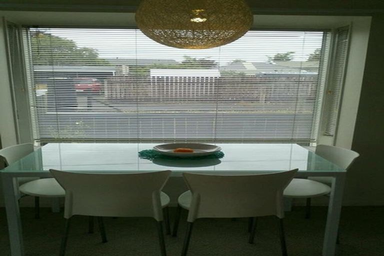 Photo of property in 28 Rewarewa Road, Te Atatu Peninsula, Auckland, 0610