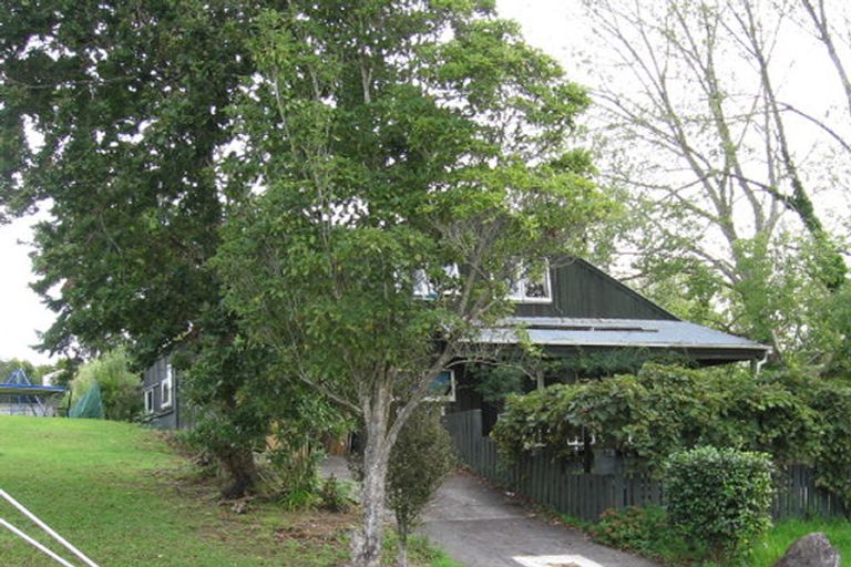 Photo of property in 1 Huruhuru Road, Massey, Auckland, 0614