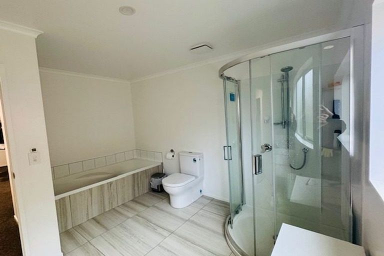 Photo of property in 8 Antigua Way, Grenada Village, Wellington, 6037