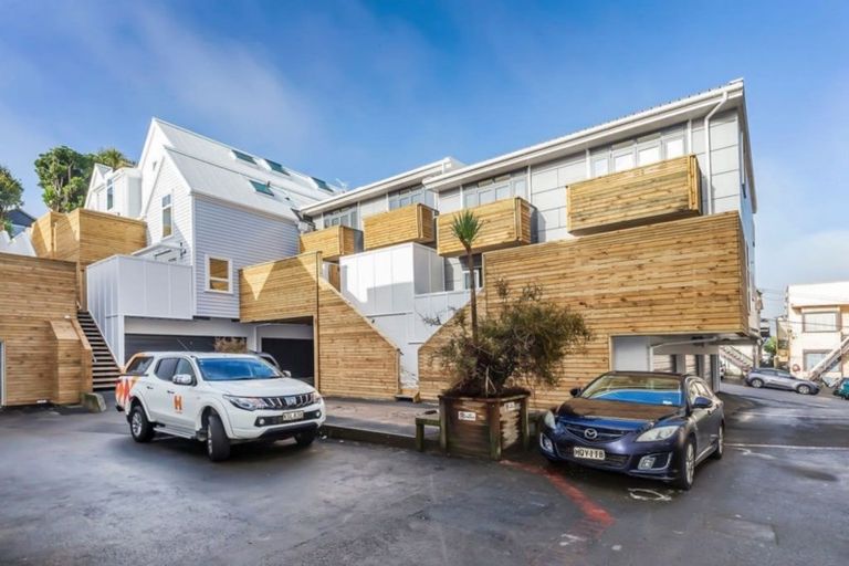 Photo of property in Pirie Street Townhouses, 12/35u Pirie Street, Mount Victoria, Wellington, 6011