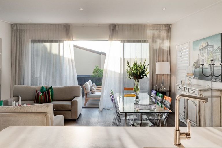 Photo of property in 118a Muricata Avenue, Mount Maunganui, 3116