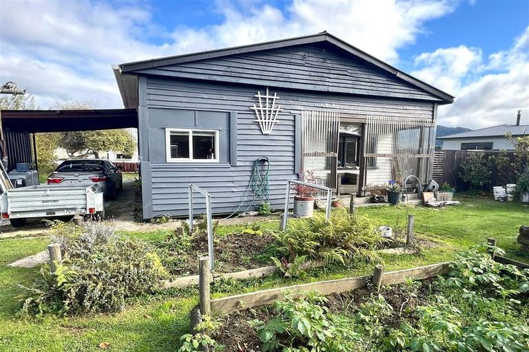 Photo of property in 112 Buller Road, Reefton, 7830