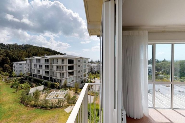 Photo of property in 138 Landmark Terrace, Orewa, 0931