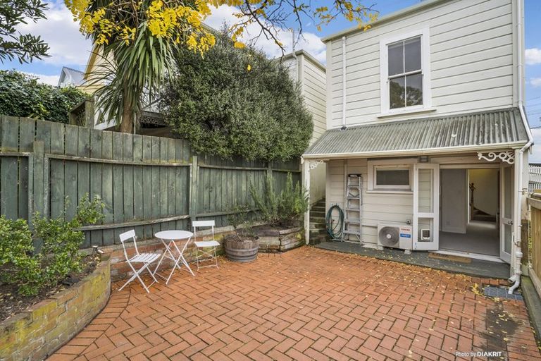Photo of property in 17 Douglas Street, Mount Cook, Wellington, 6021
