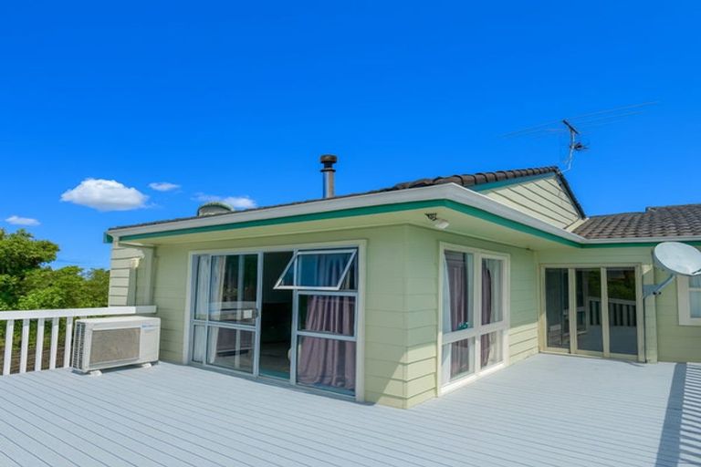 Photo of property in 61 Waimumu Road, Massey, Auckland, 0614