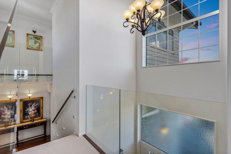 Photo of property in 74 Travis View Drive, Fairview Heights, Auckland, 0632