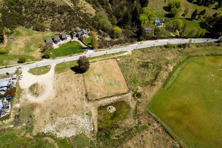 Photo of property in 5 Cardrona Valley Road, Wanaka, 9305